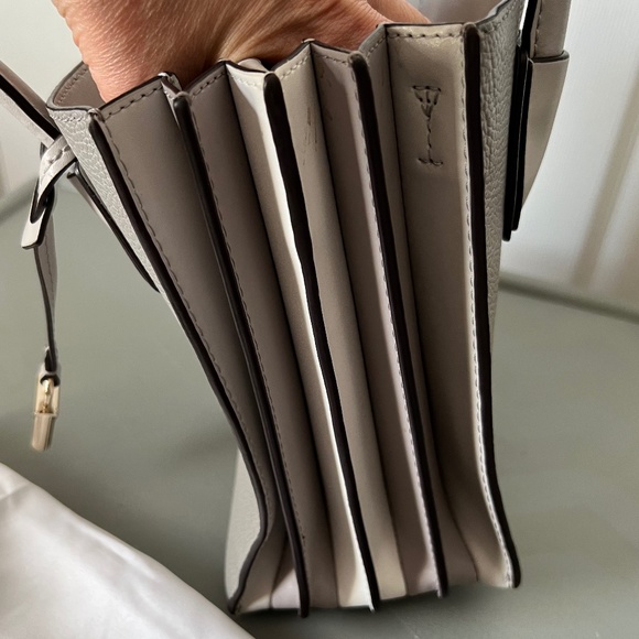 EUC - Michael Kors MD Mercer Crossbody Bag - Pearl Grey - Picture 11 of 15